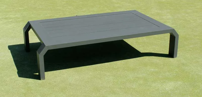 Mesa baja de centro rectangular en aluminio Zafiro