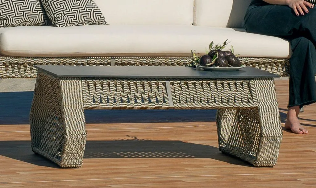 Mesa baja rectangular de aluminio y cuerda y tapa de HPL Nápoles