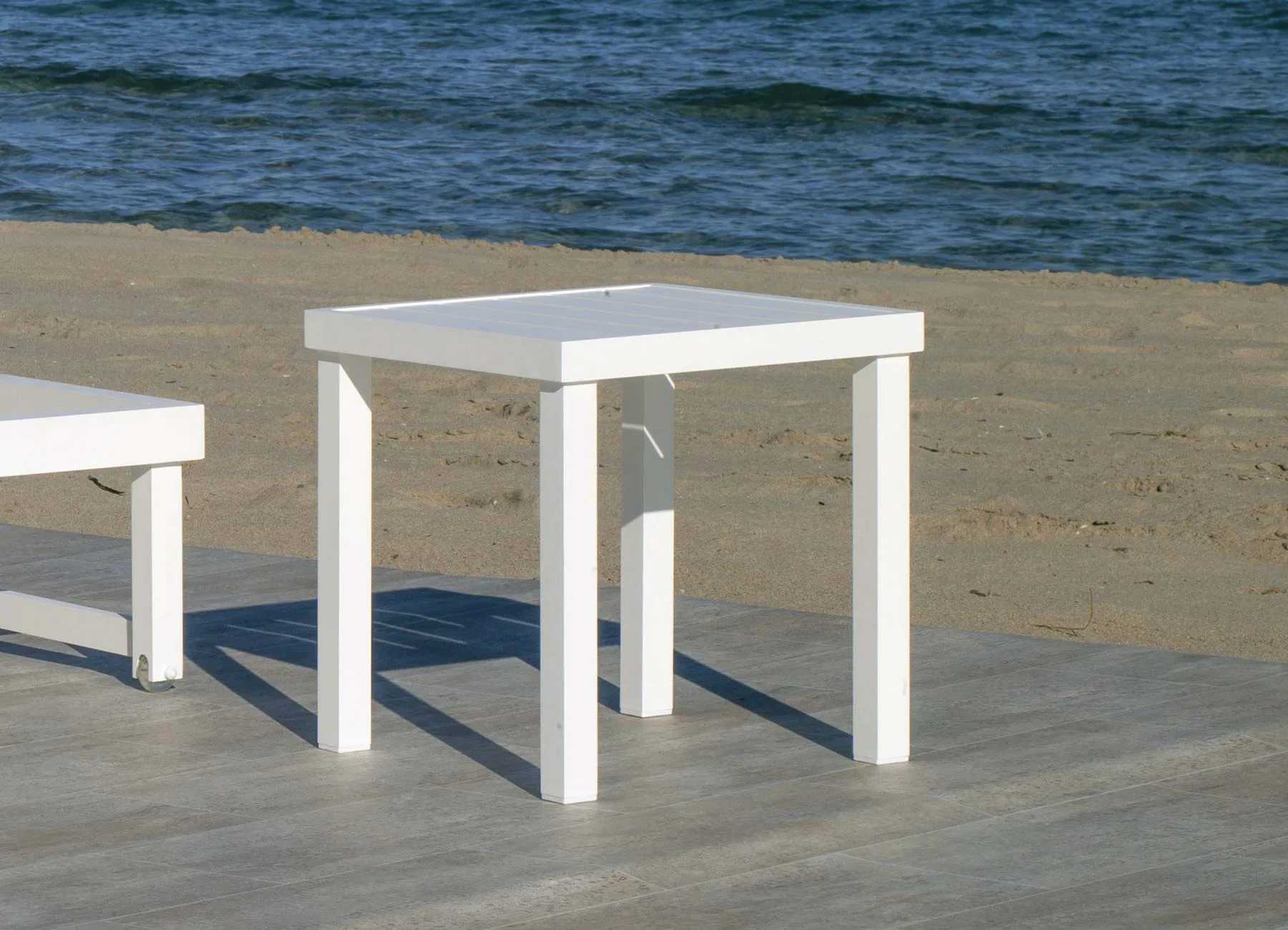 Mesa auxiliar de aluminio cuadrada para balcón pequeño Venecia
