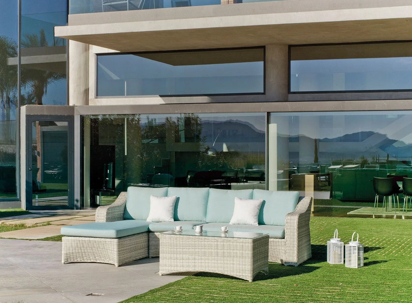 Conjunto chaiselongue de ratán Newport
