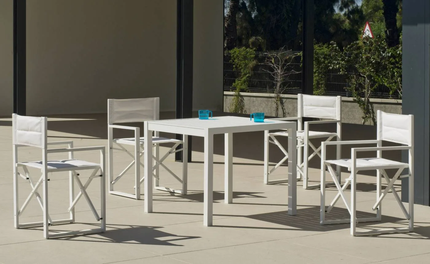 Conjunto de comedor para jardín con mesa y 4 sillas de Director Palma Sinara