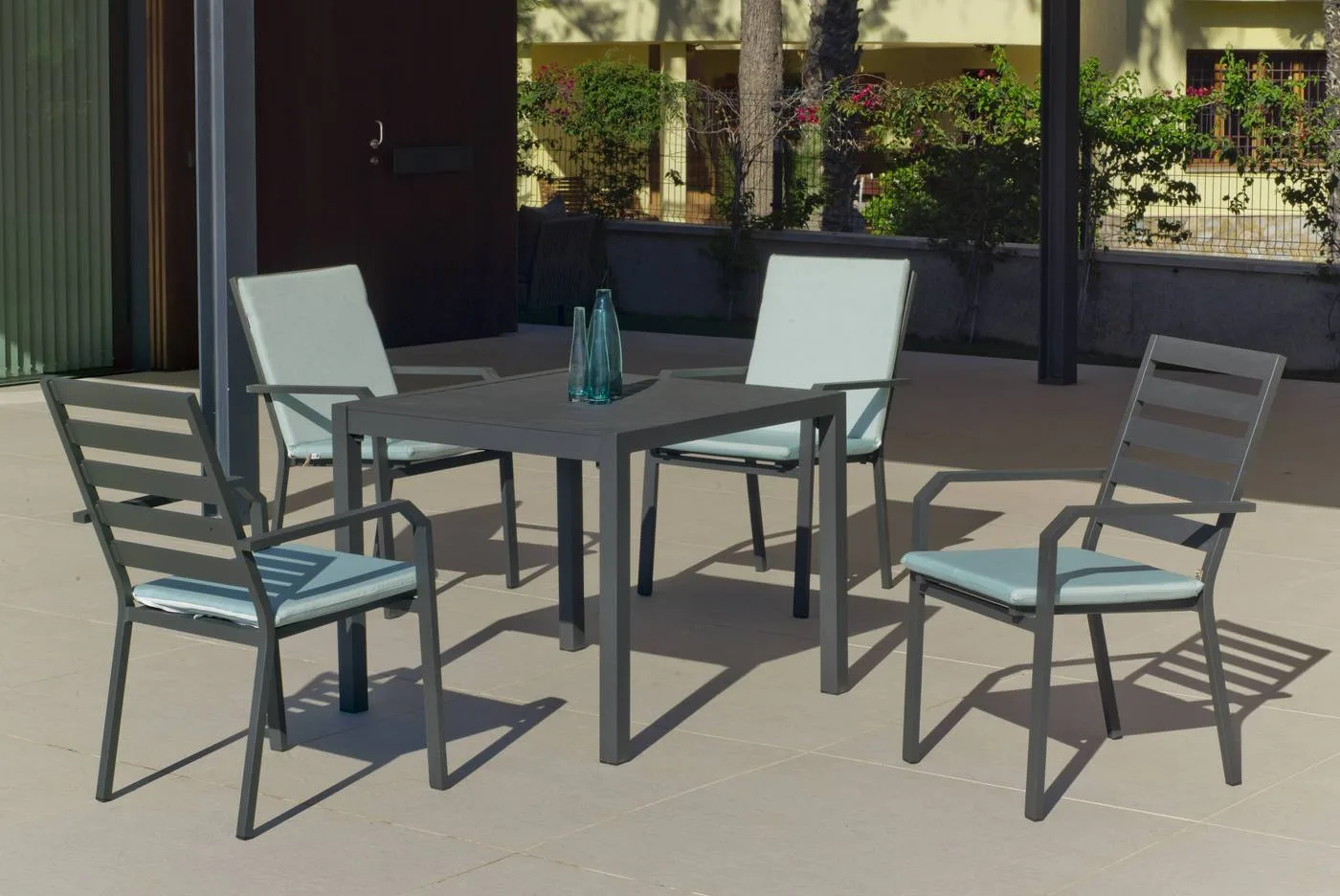 Conjunto de jardín con mesa cuadrada y 4 sillas Palma - Caravel
