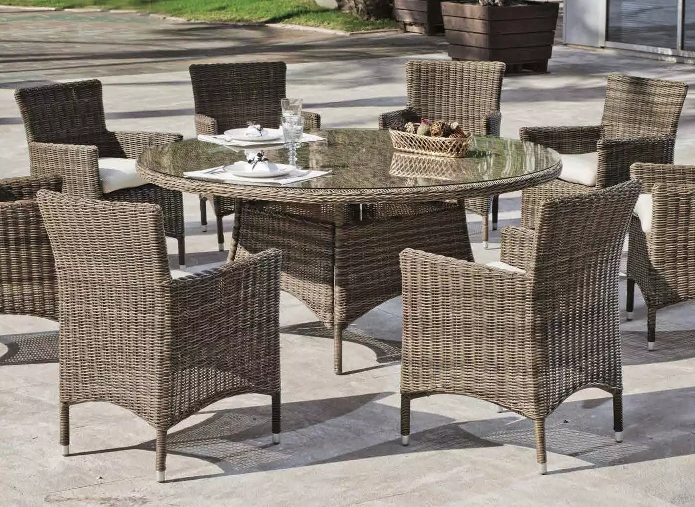 Conjunto mesa redonda y 6 sillones ratán Borsalino