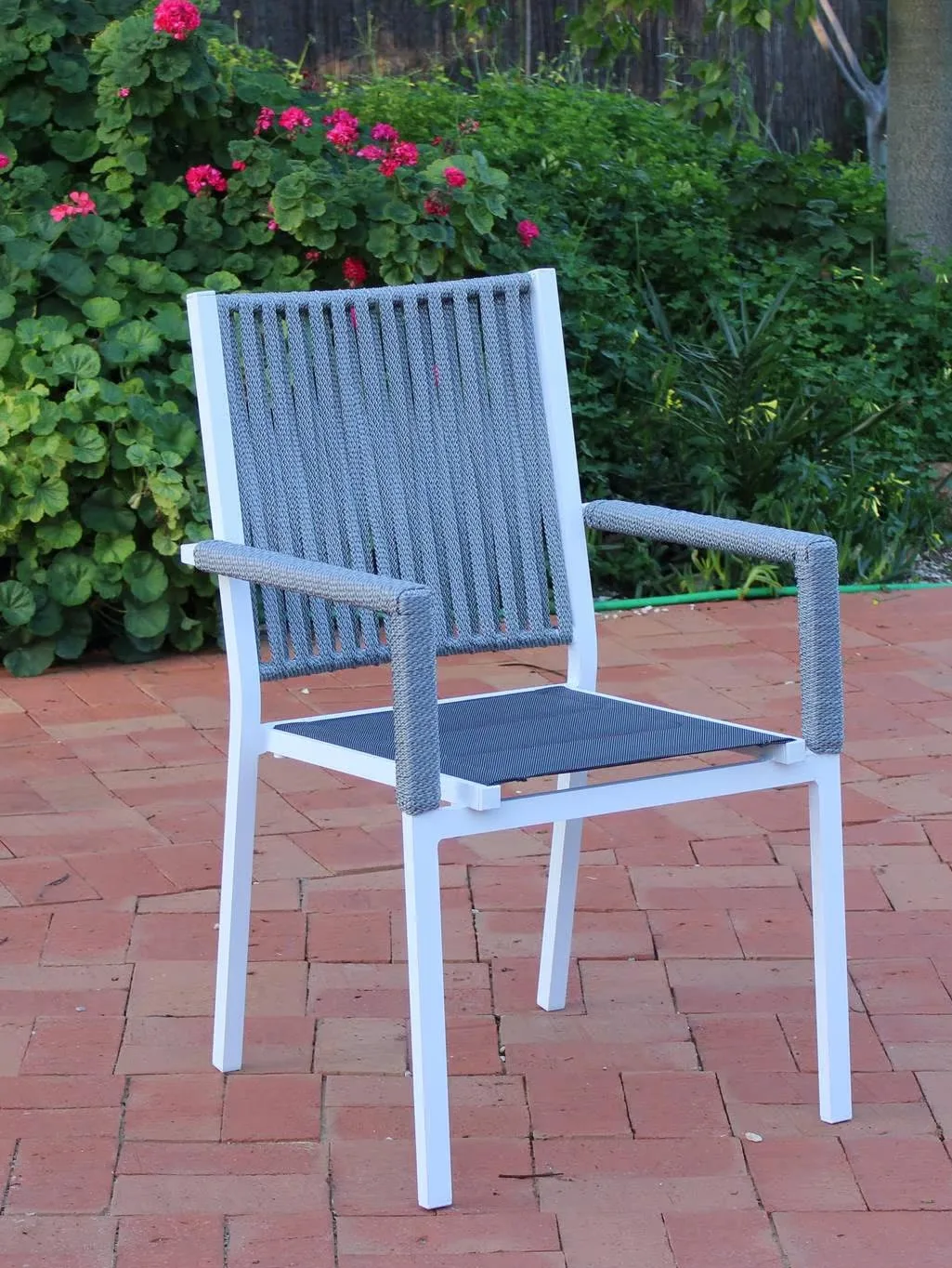 Silla con brazos para exterior Belmond 3 Silla con brazos para exterior Belmond 3