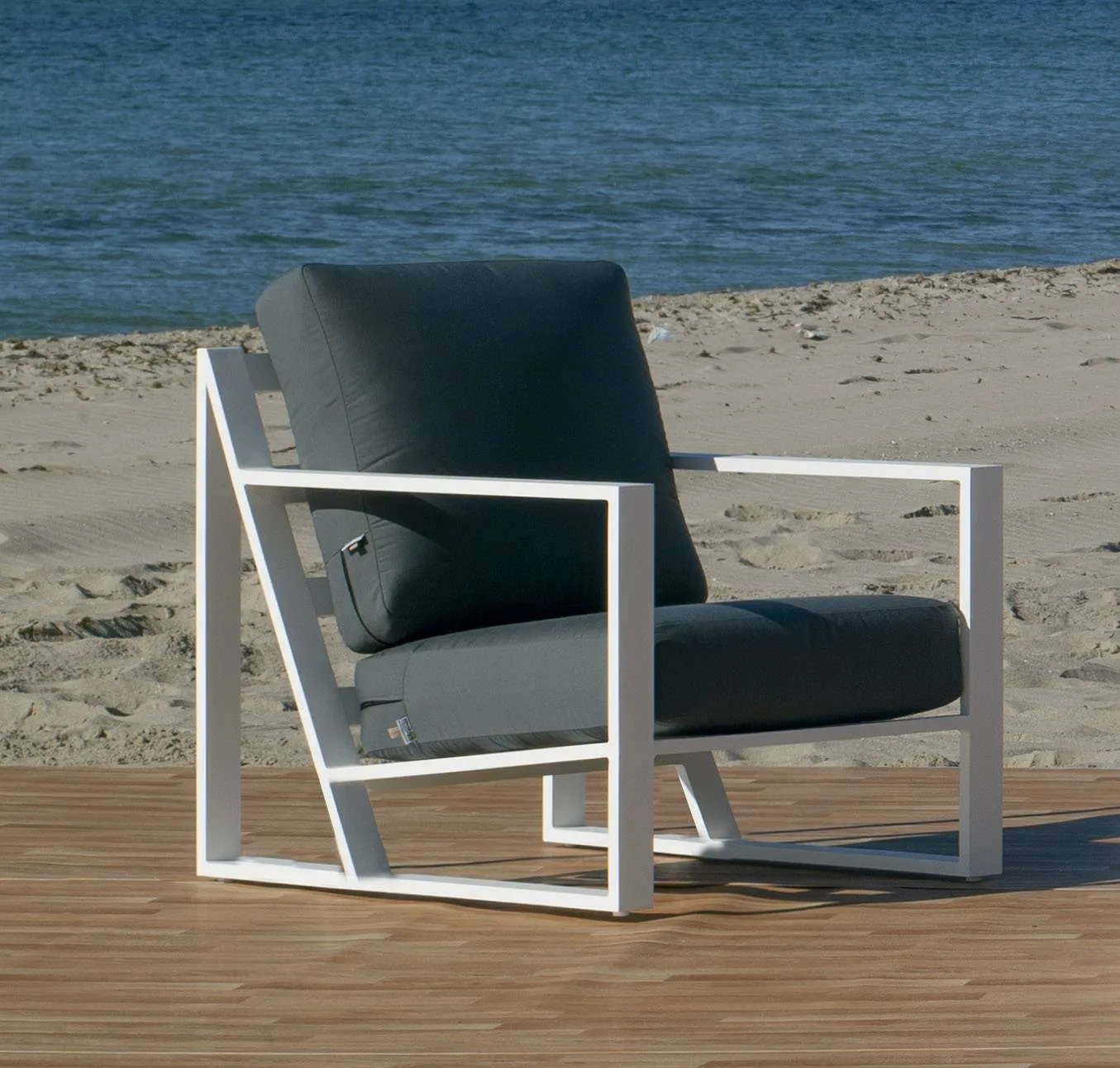 Sillón de exterior en aluminio Alelí