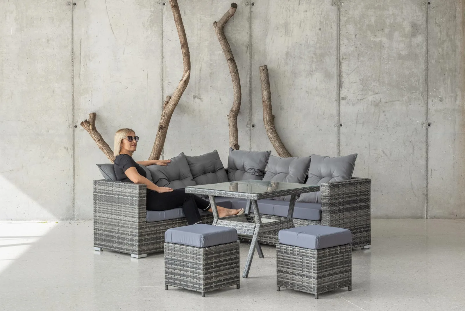 conjunto de sofá rinconera de ratán gris Marau
