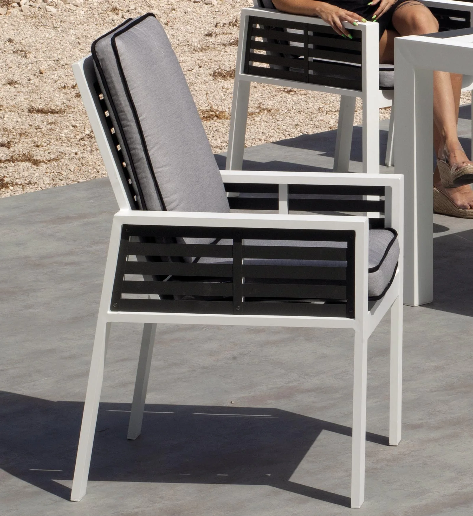 Sillón aluminio bicolor blanco antracita Farah Sillón aluminio bicolor blanco antracita Farah