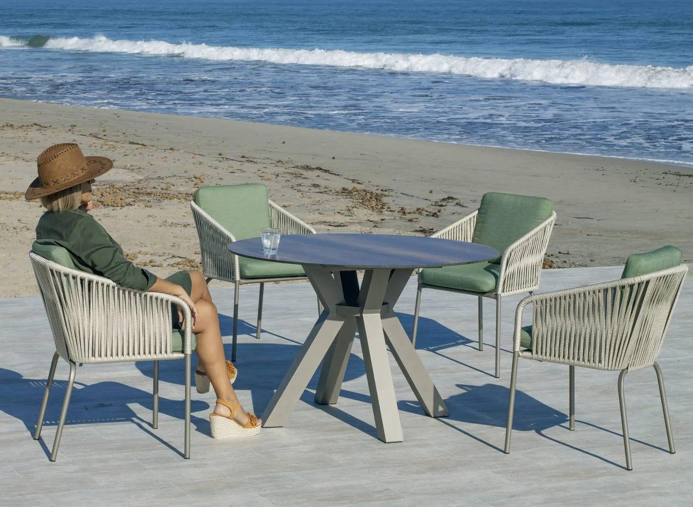 Mesa de patio redonda 150: modelo Valonia