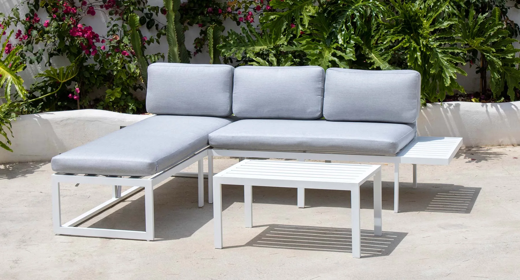 Chaise longue de exterior barata para balcón Baltic
