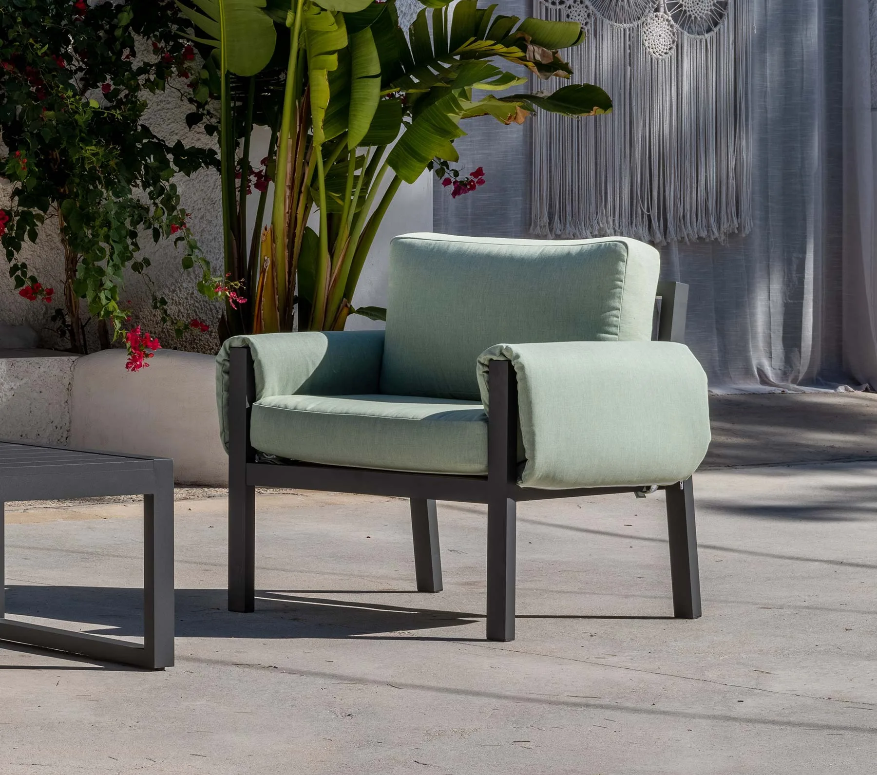 Sillón con cojines en brazos Arizona