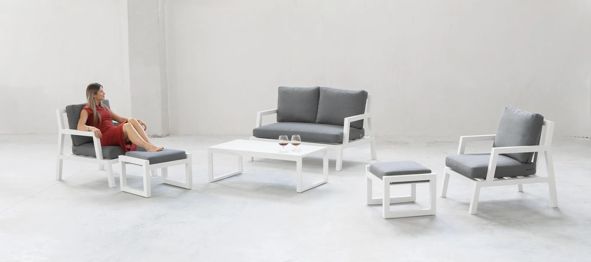 Conjunto de muebles de exterior de lujo estilo moderno Leisa 7