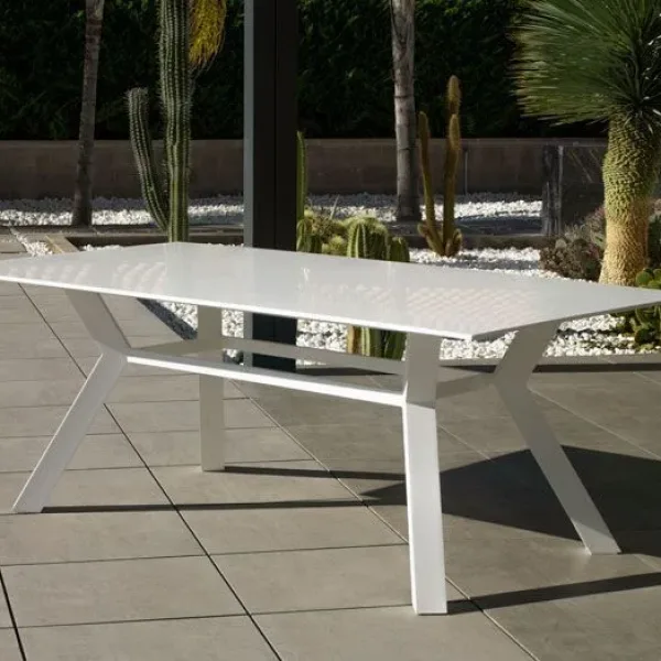 Mesa de comedor rectangular en aluminio y tablero de Krion modelo Andes