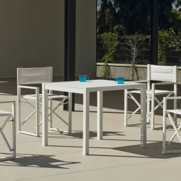 Conjunto de comedor para jardín con mesa y 4 sillas de Director Palma Sinara