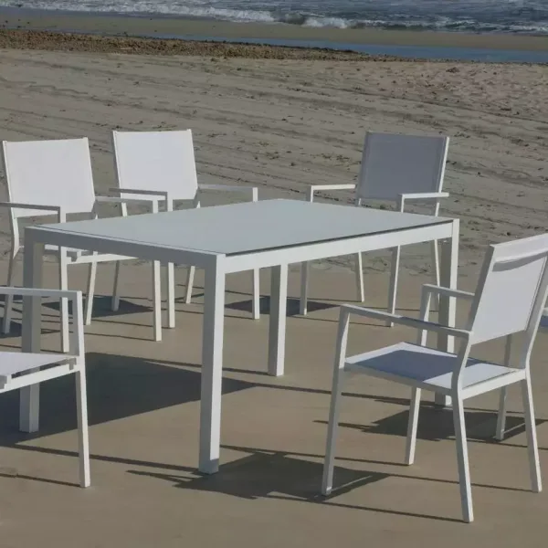 Mesa de comedor de aluminio blanco y tablero HPL Córcega