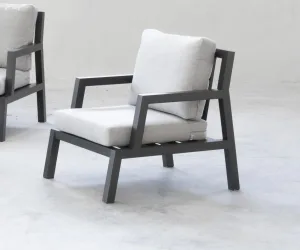 Sillón para exteriores de diseño vanguardista y materiales premium Leisa