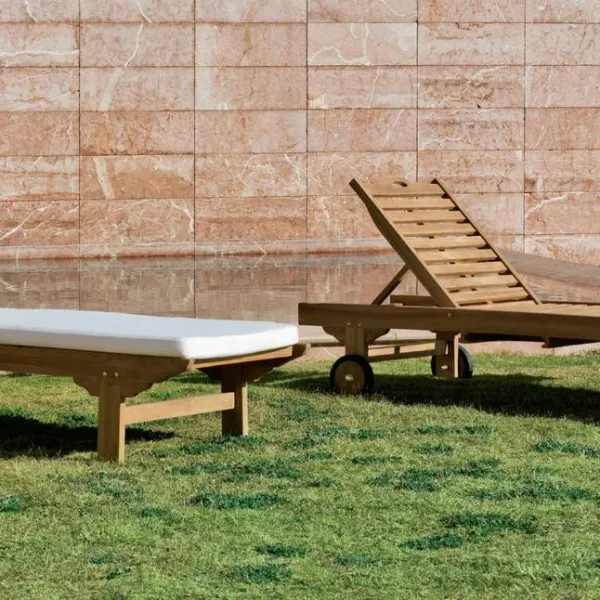 Tumbona de madera con ruedas Belinda