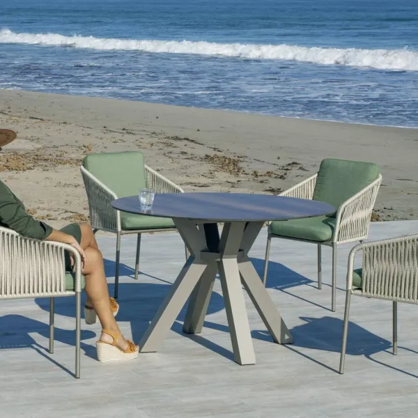 Mesa de patio redonda 150: modelo Valonia